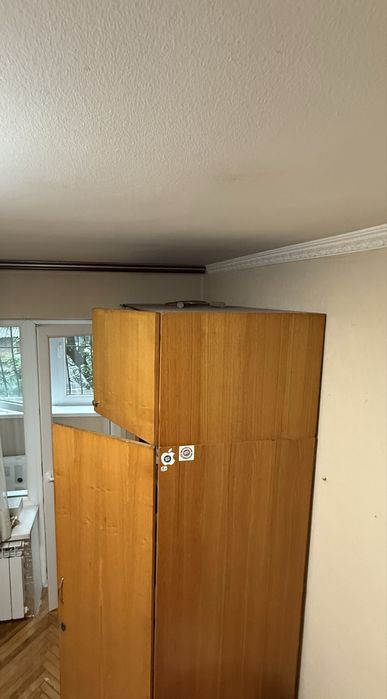 Продається шафа для одягу