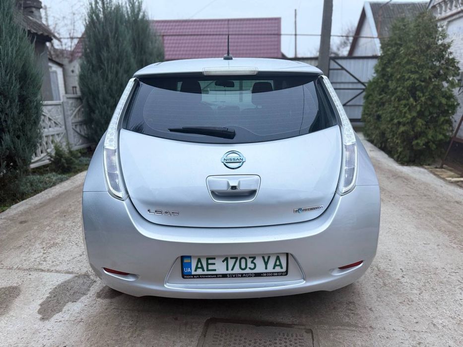 Продам nissan leaf