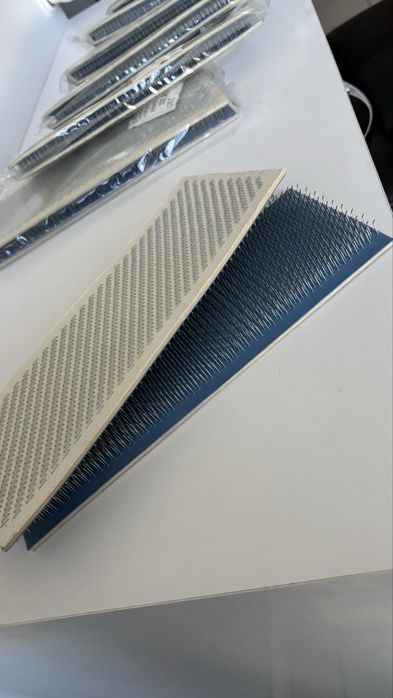 Карда для капсулювання та нарощування волосся