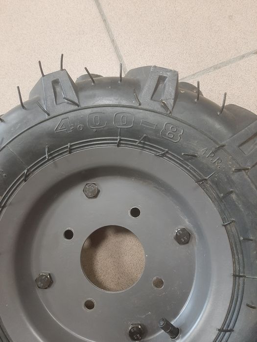 Продам два новых колеса с культиватора Husqvarna 4.00-8