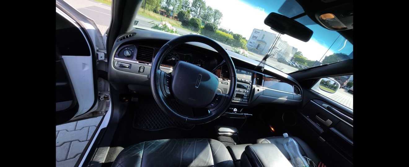 Lincoln Stretch Limousine znikomy przebieg. Super stan.