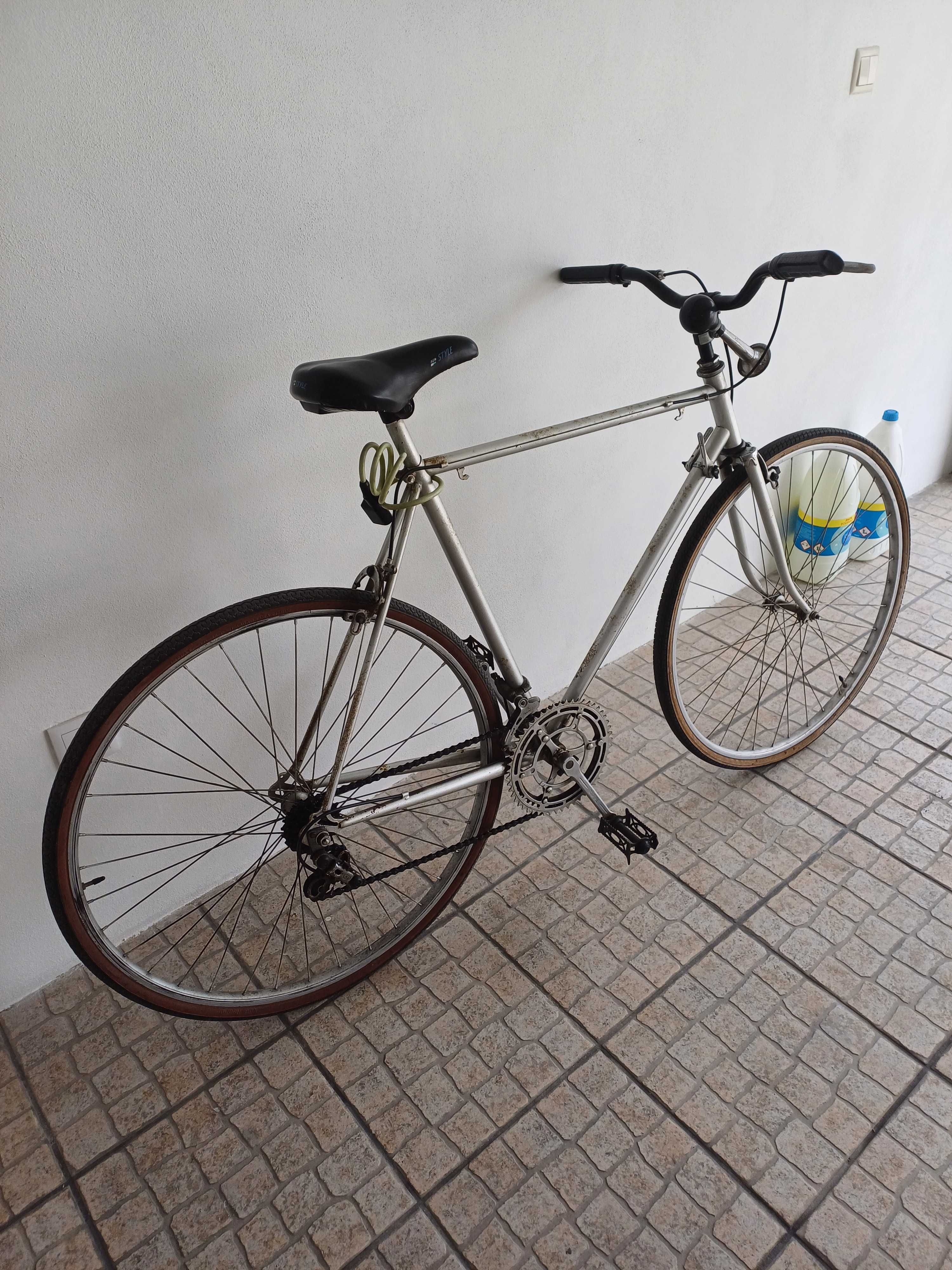 Bicicleta roda 28 corrida Esmaltina