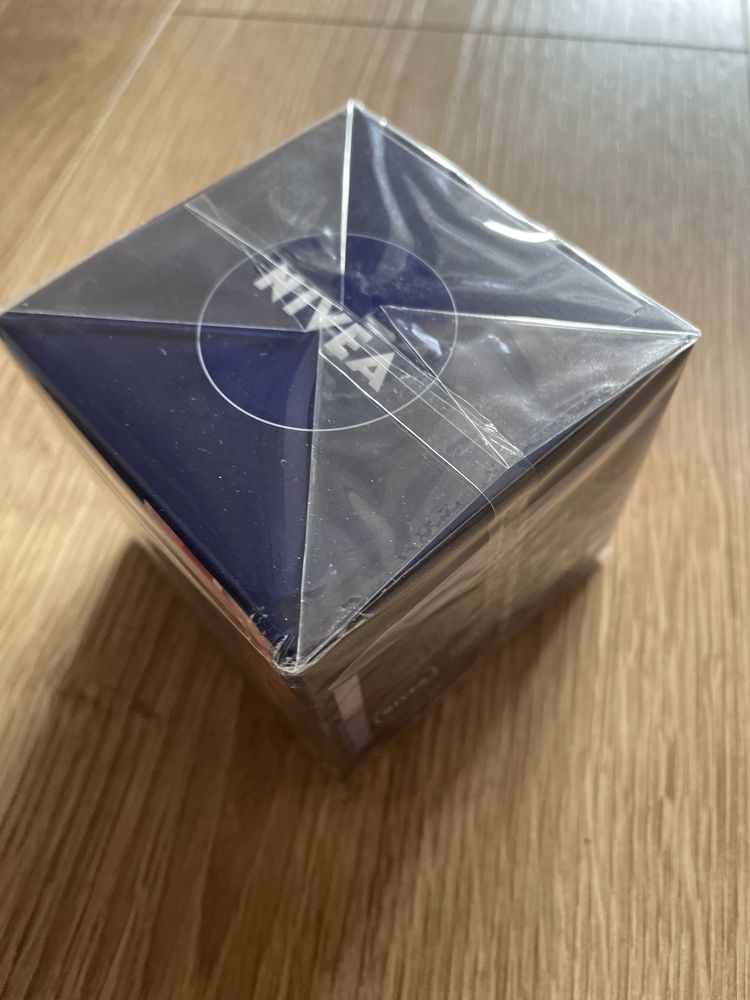 Kremy Nivea 45+ przeciwzmarszczkowy na noc i na dzień
