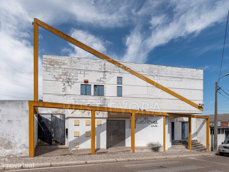 Edificio comercial, antiga Discoteca