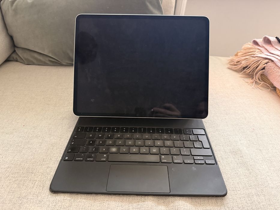 Apple iPad Pro 12,9” 4th gen. Wi-Fi 512GB + magic keyboard + Pencil 2