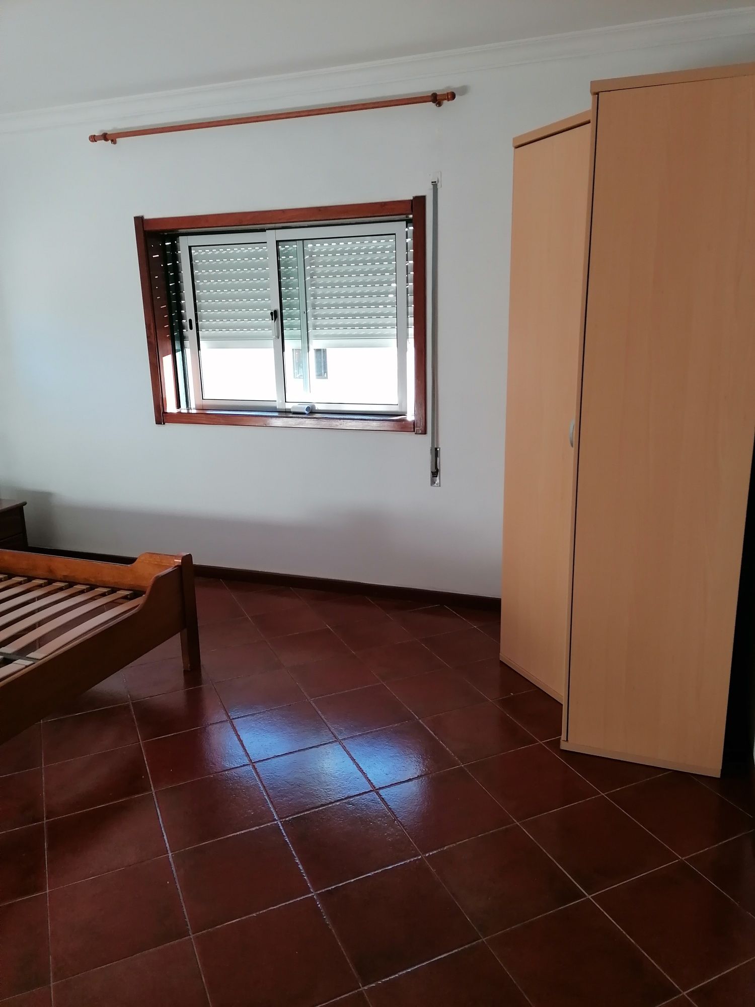 Alugo Apartamento t2