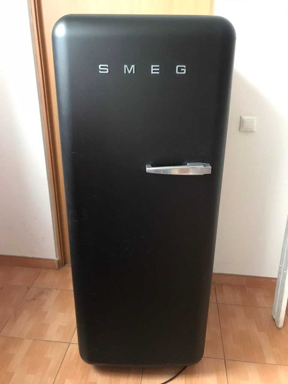 Холодильник SMEG