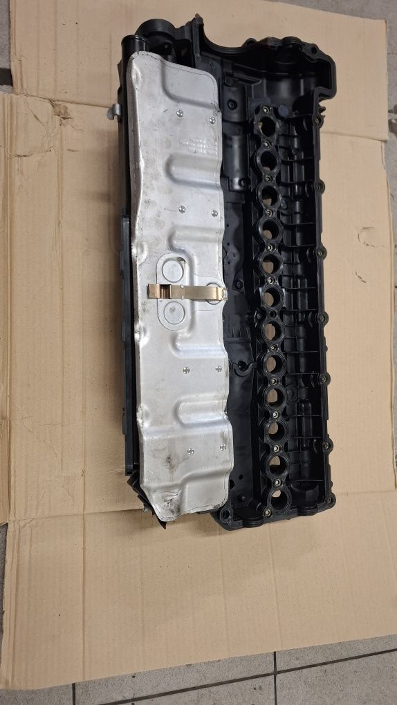 Pokrywa zaworów Bmw 3.0d M57n2  e90 e91 e60 e61 e70 e83 e65 x3 x5 x6