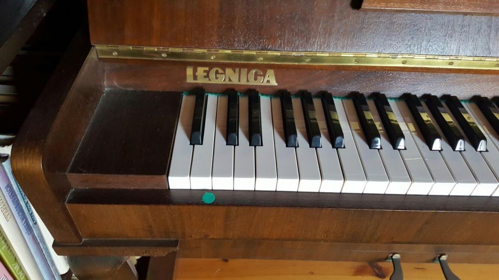 Pianino Legnica w b.dobrym stanie