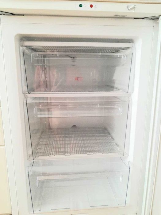 морозильна камера фризер морозильник Electrolux електролюкс