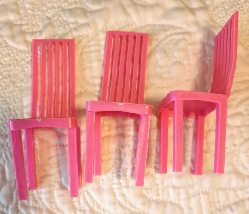 Zestaw różowych krzeseł, 12 x 5 cm pasuje do motywu Barbie