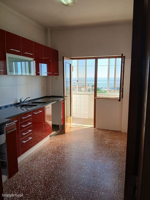 T2 com vista panorâmica e total de Rio Tejo em Santa Iria Azoia