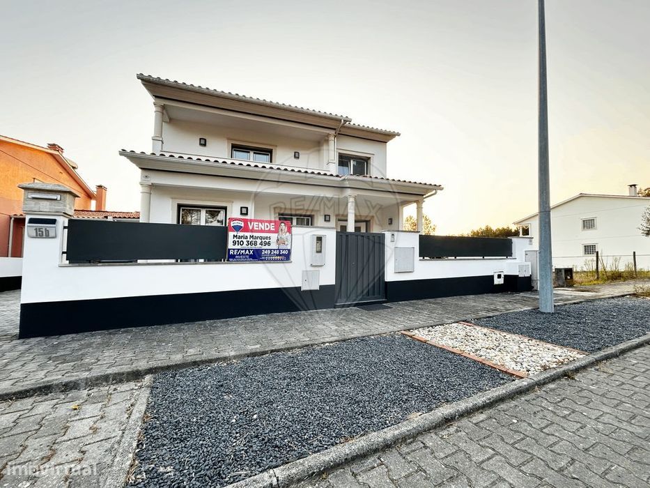 Moradia T4 para venda