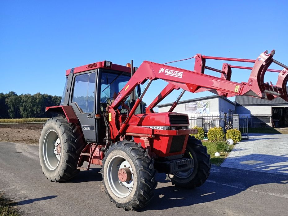 Case International 745 xl z turem!