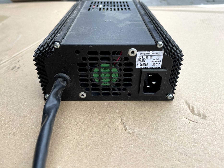 Prostownik ładowarka charger 24v