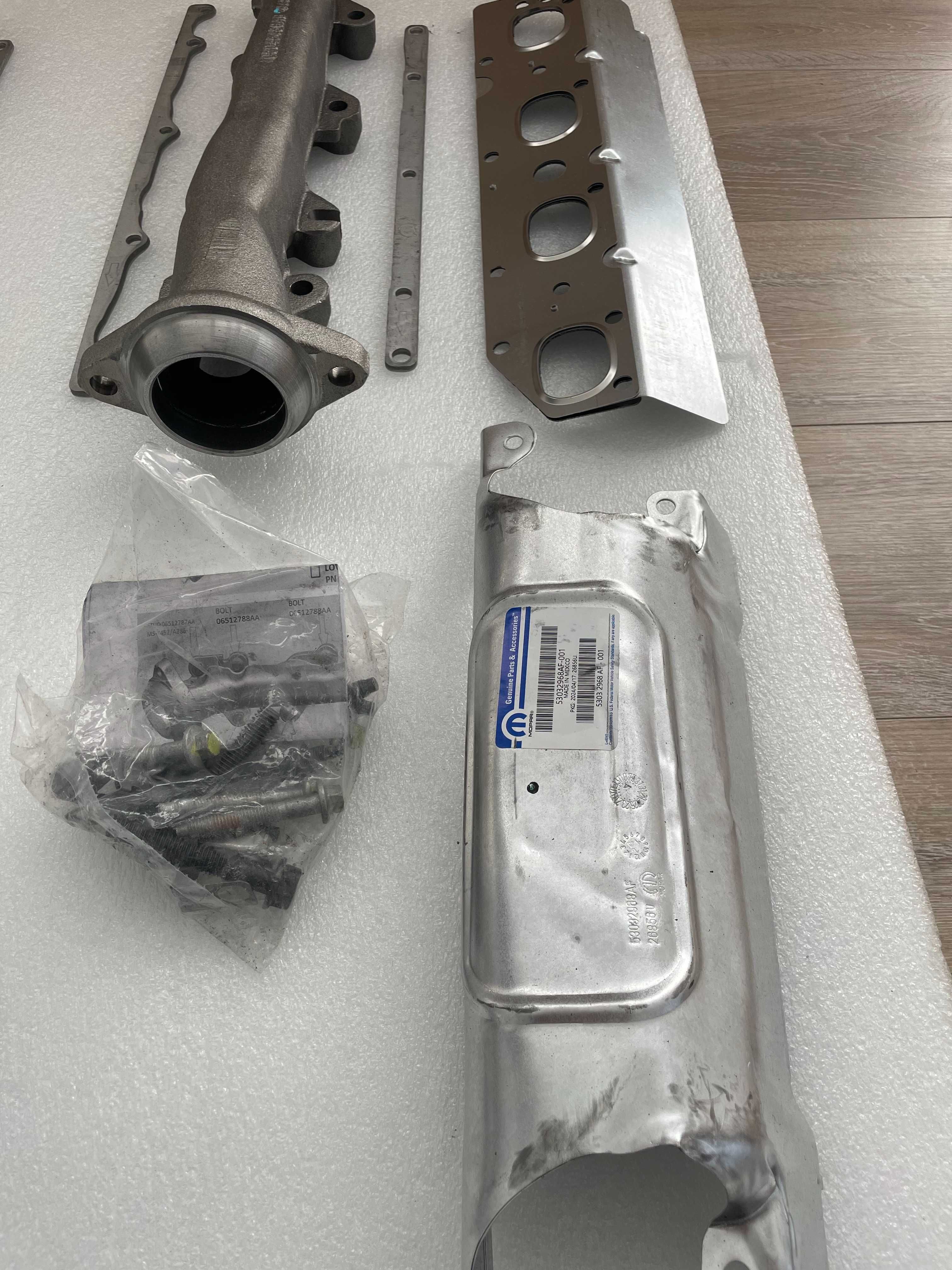 Kolektor wydechowy prawy RAM 1500 DS 5.7 V8 HEMI 2013 - 2019 ORGINAŁ