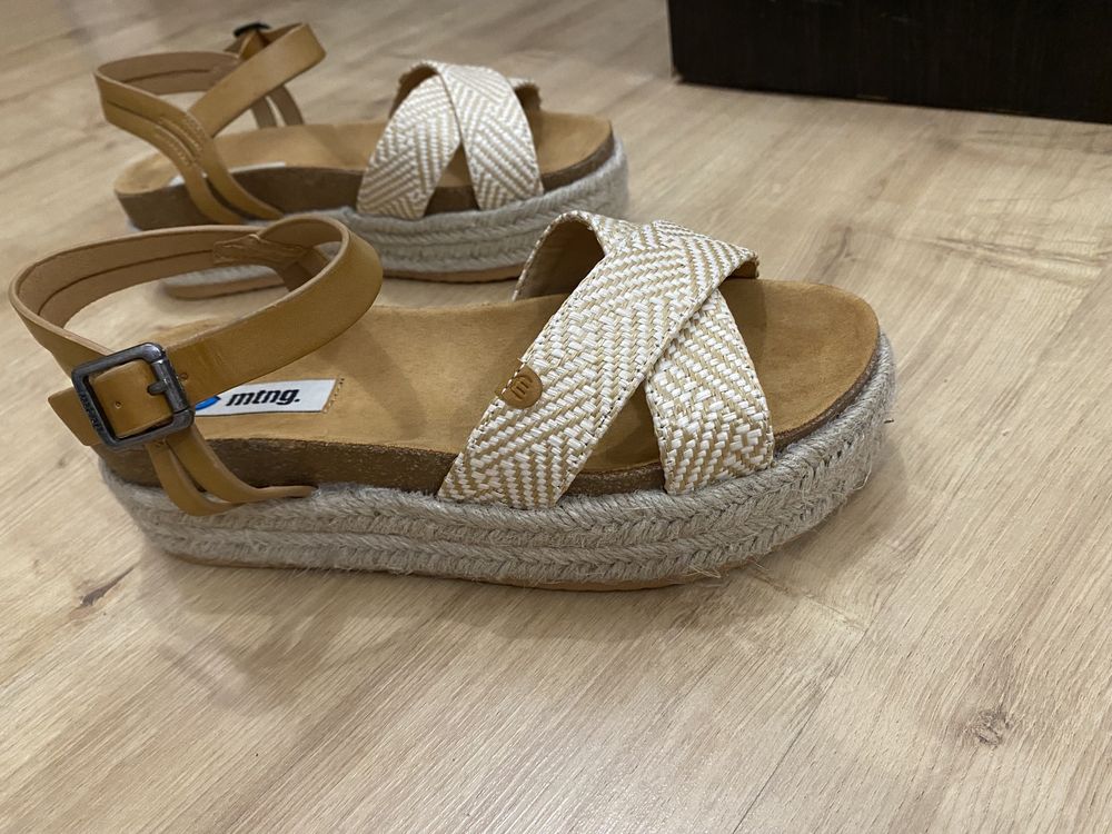 Sandałki na platformie espadryle koturny skóra wyprofilowane korkowe