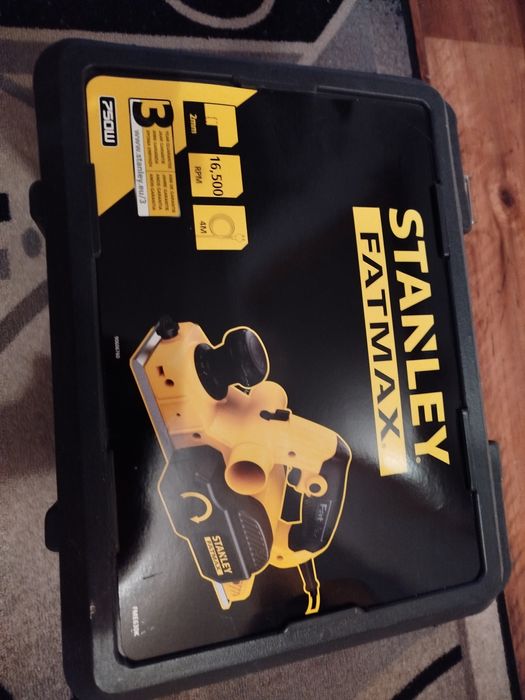 Walizka po strugu elektrycznym Stanley fatmax