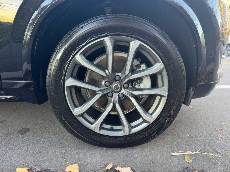 Volvo XC90 T6 Momentum      2019