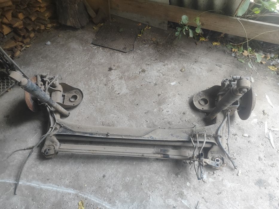 Балка задня Рено Лагуна 2