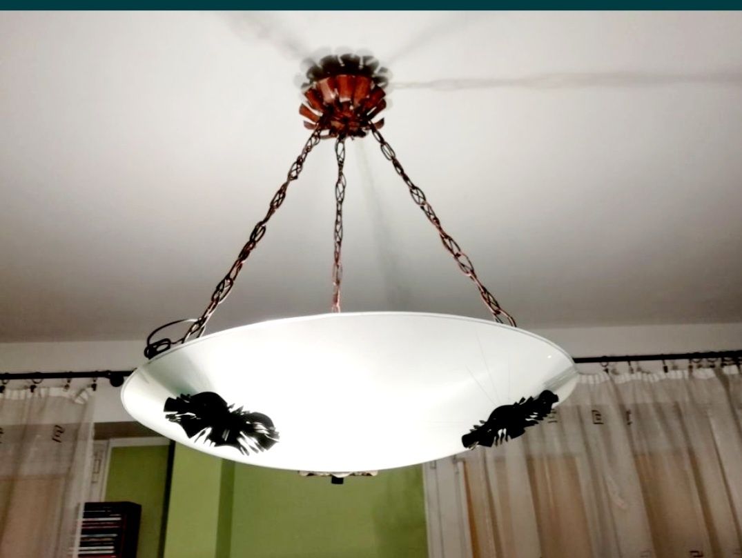 Lampa wisząca na łańcuchach  Średnica 51 cm szkło
