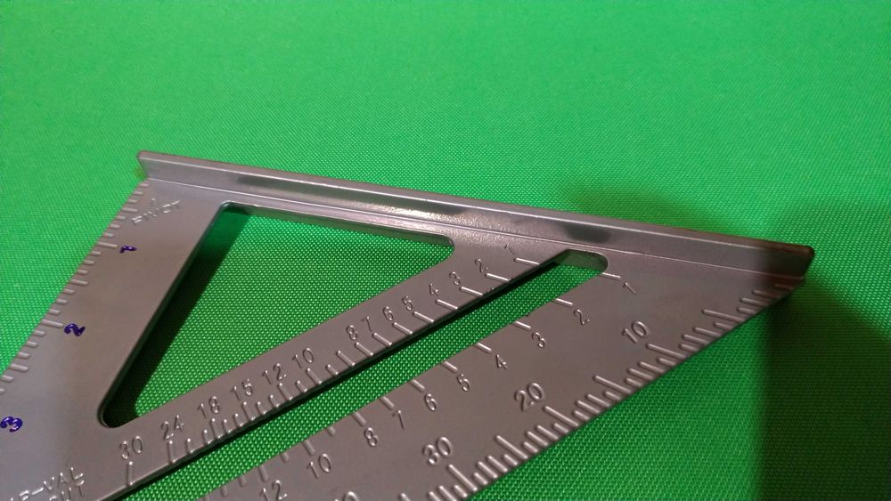 Угольник свенсона кутник металлический