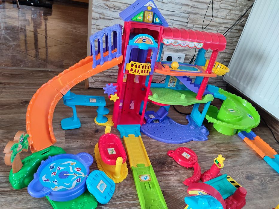 Sprzedam zabawki vitech: Police station, pet hotel i stacja i ulica