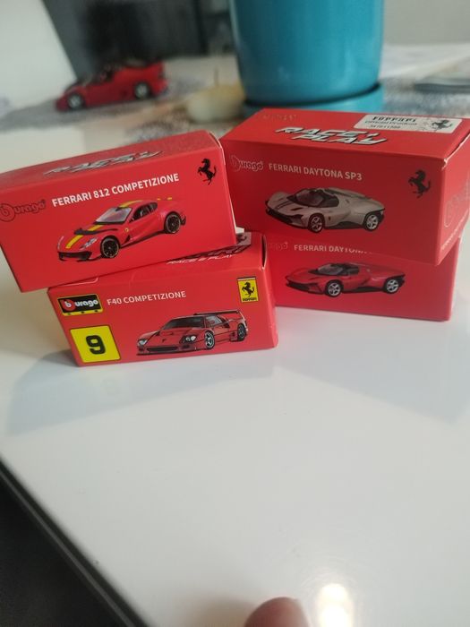 Bburago Ferrari zestaw 4 szt..