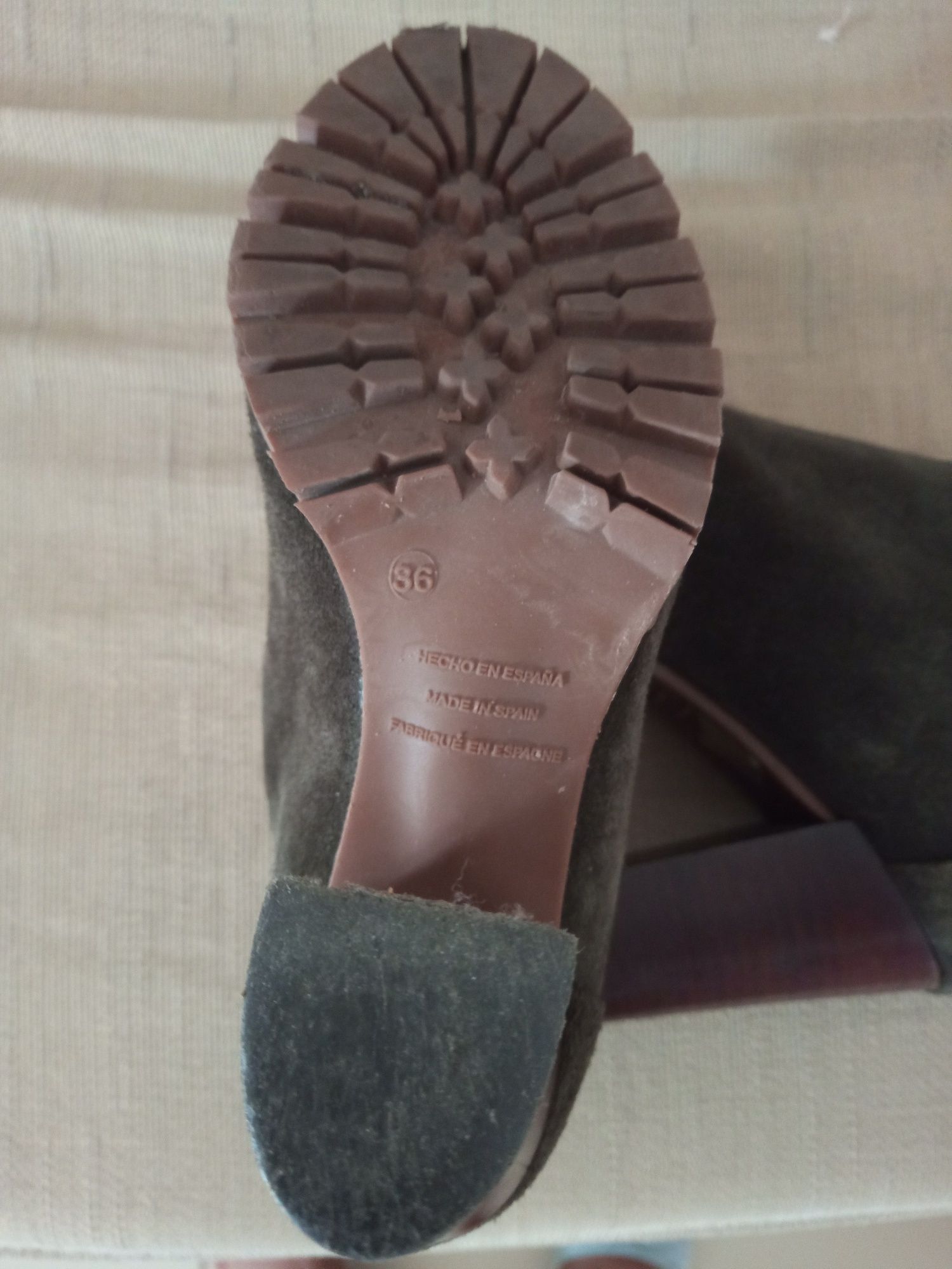 Vendo Botins comprados em Espanha