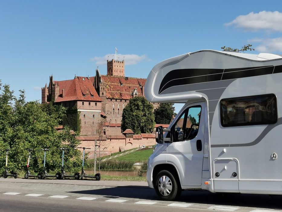 Kamper wynajem kamperów Warszawa 5, 6 osobowe ogrzewanie ubezpieczenie