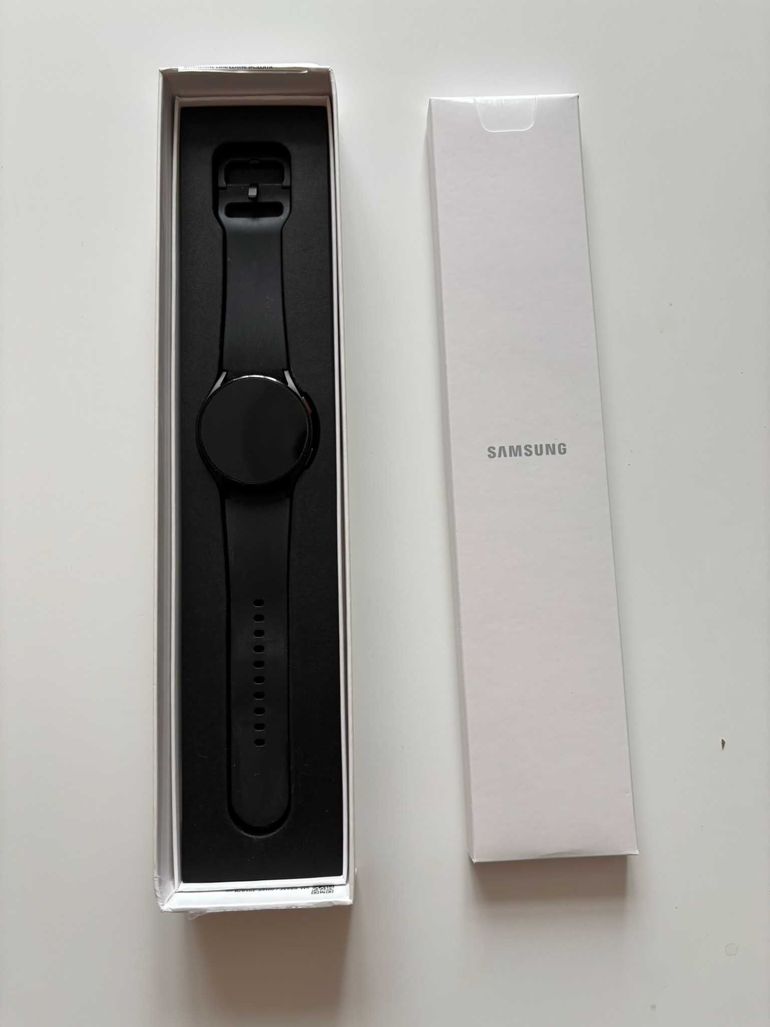 Samsung Galaxy Watch4 czarny stan bdb
