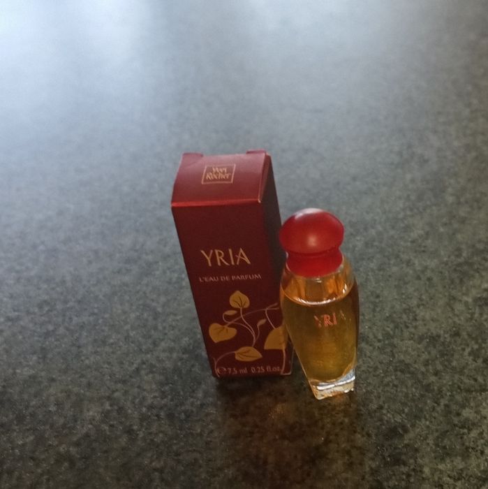 Продам духи YRIA от Ив Роше.