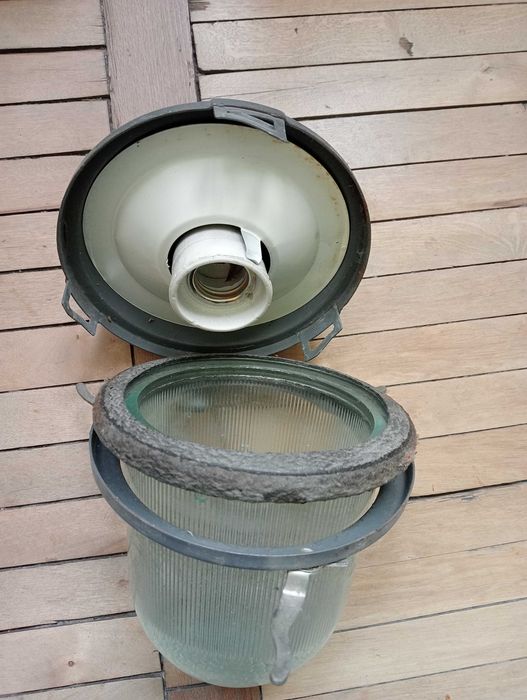 Світильник  герметичний .