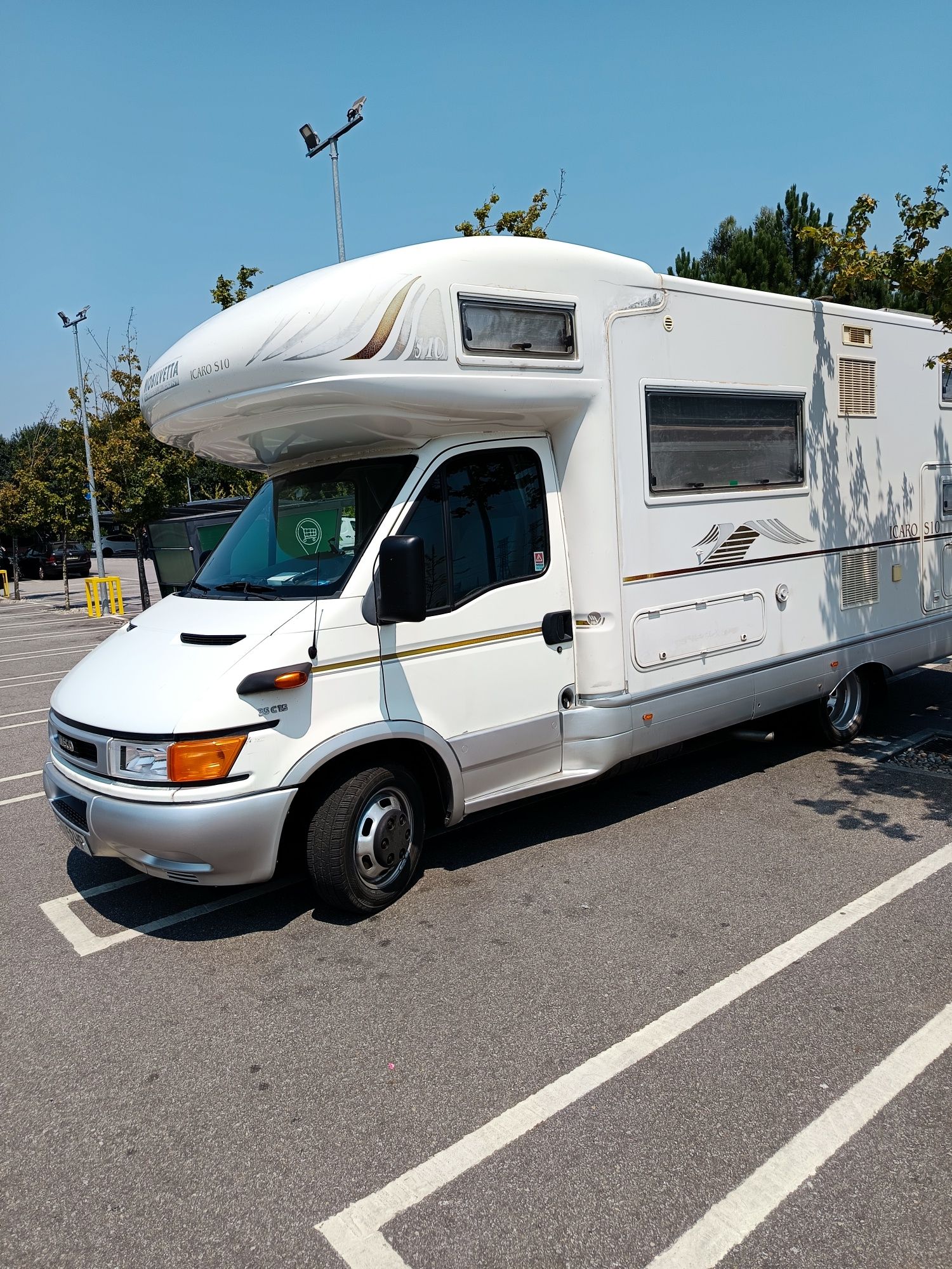 DISPONÍVEL aluguer Autocaravana 

Aluguer autocaravana 7 dormidas 6 de