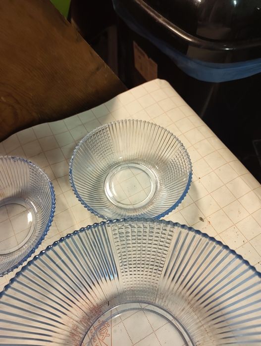 Misa z miseczkami vintage.