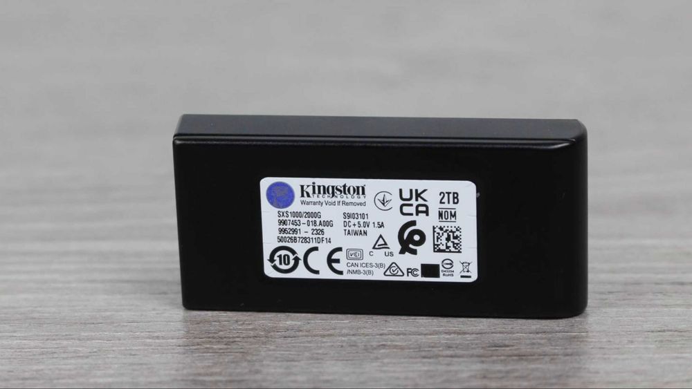 внешний ssd 2tb kingston скоростной и очень компактный
