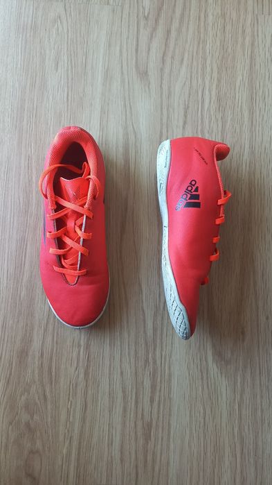 Chuteiras vermelhas adidas