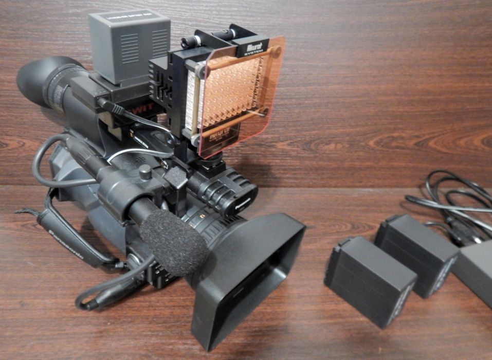 Kamera Panasonic AG-HMC 151E FullHD 1080, AVCHD, Leica CCD, SDHC