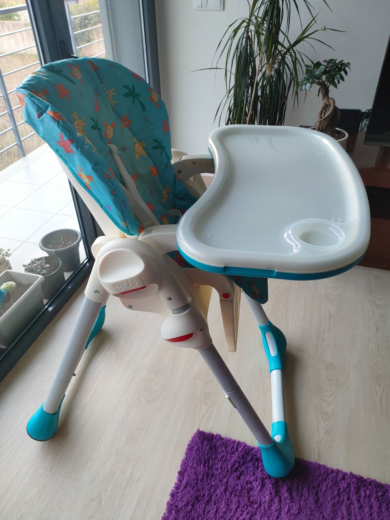 Cadeira de papa, marca Chicco, Polly 2 em 1.