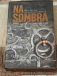 Livro "na sombra"