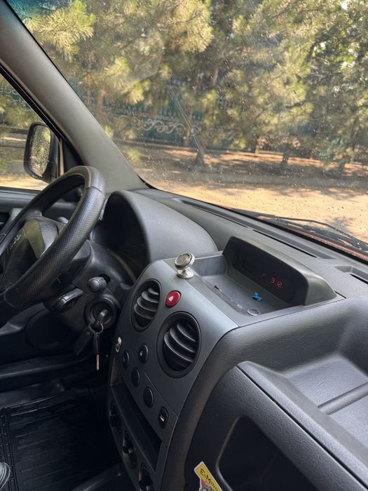 Peugeot Partner  2,0 hdi