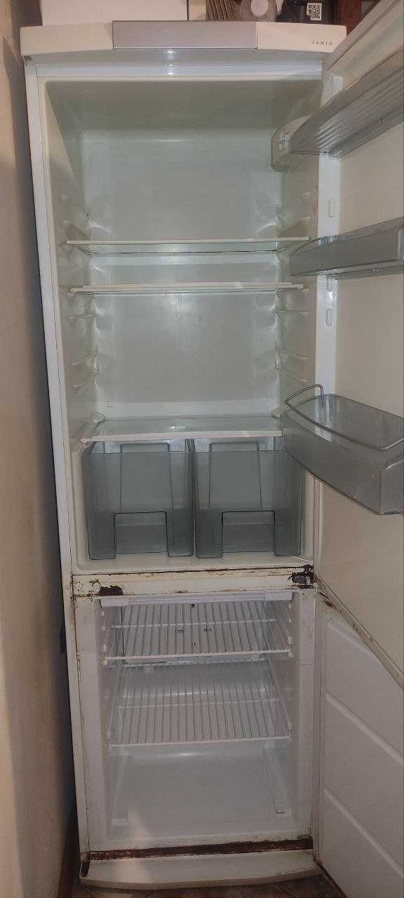 Холодильник під ремонт або на запчастини