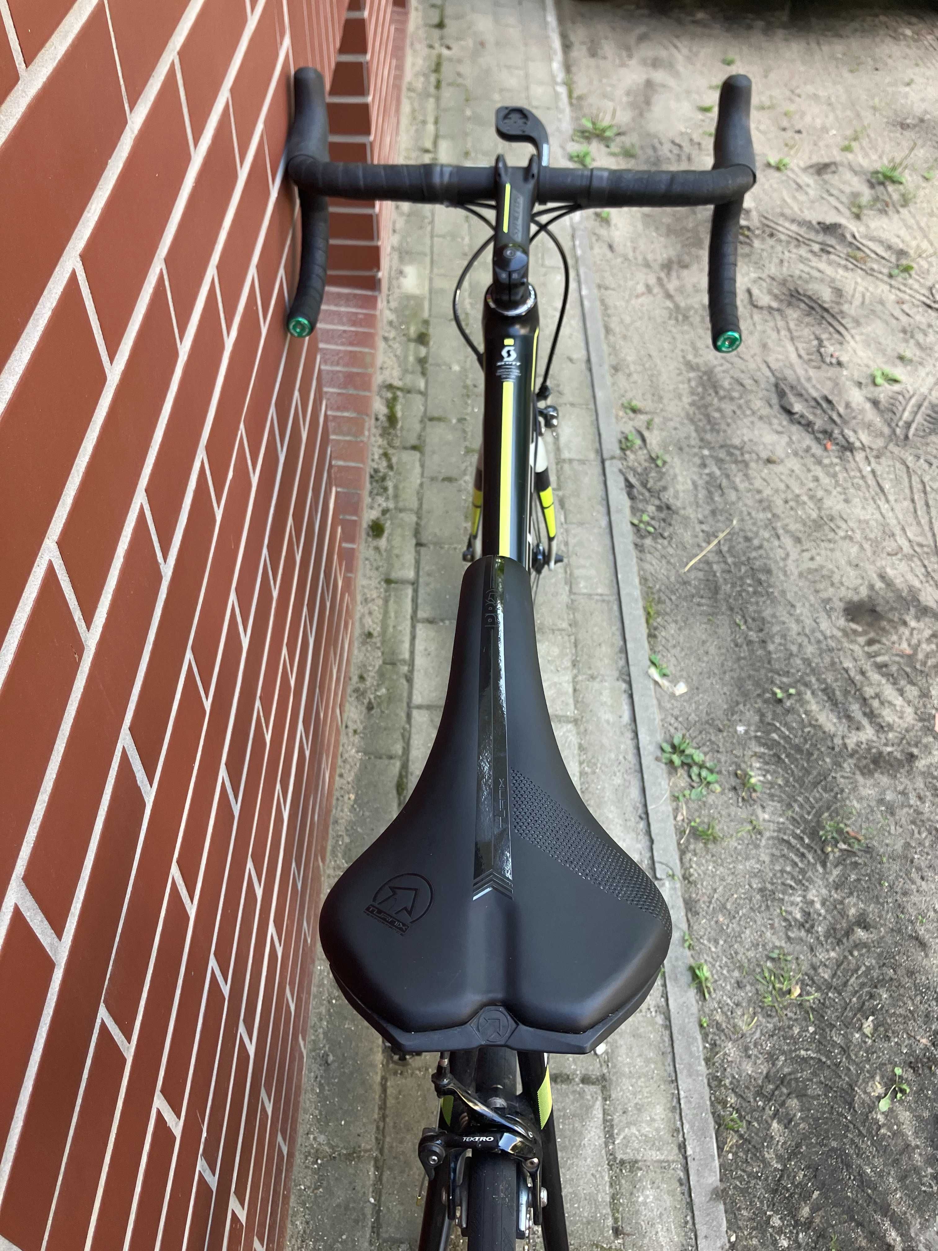 Rower szosowy Scott Shimano 105 Tektro karbon