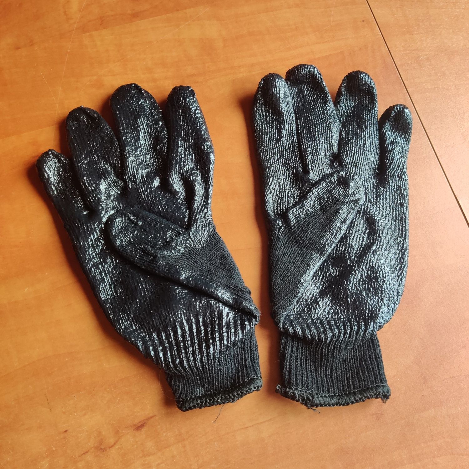 Новые перчатки рабочие хозяйственные с нитриловым покрытием 8 пар