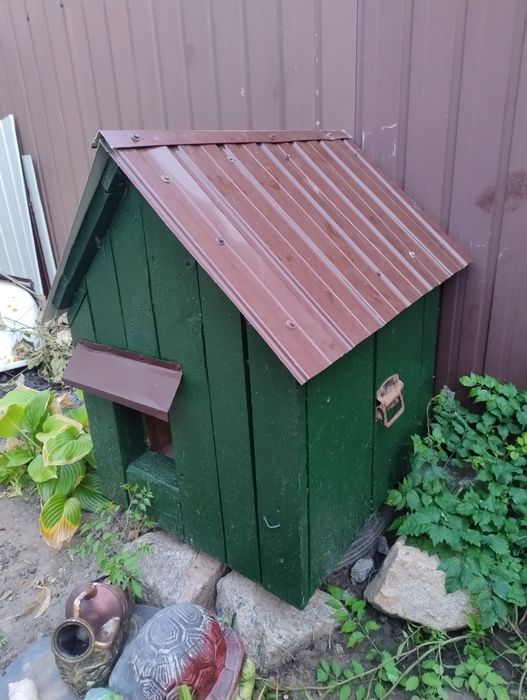 Продам собачу будку