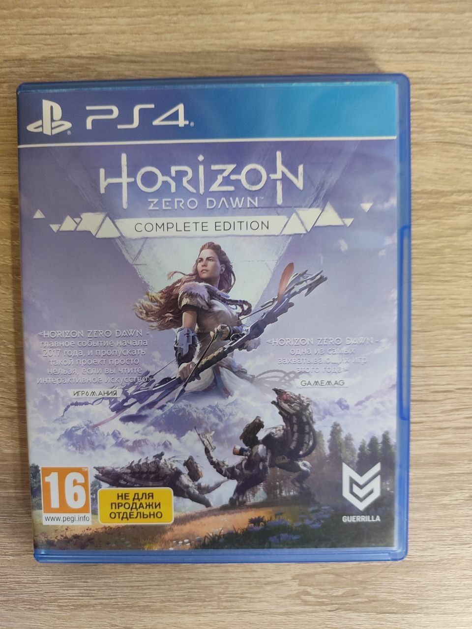 Продам консоль PlayStation 4 (PS4), 1 ТБ, в подарок 3 игры