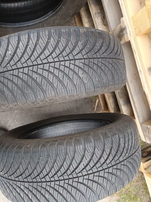 Opony 215/60 R17 Goodyear wielosezon superstar