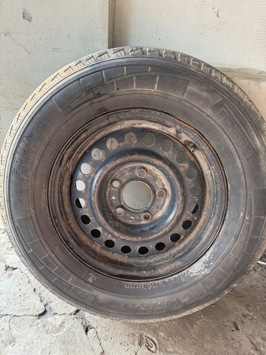 Продам диски с резиной 5шт  225/70/15С