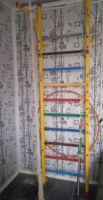 Шведська стінка дитяча