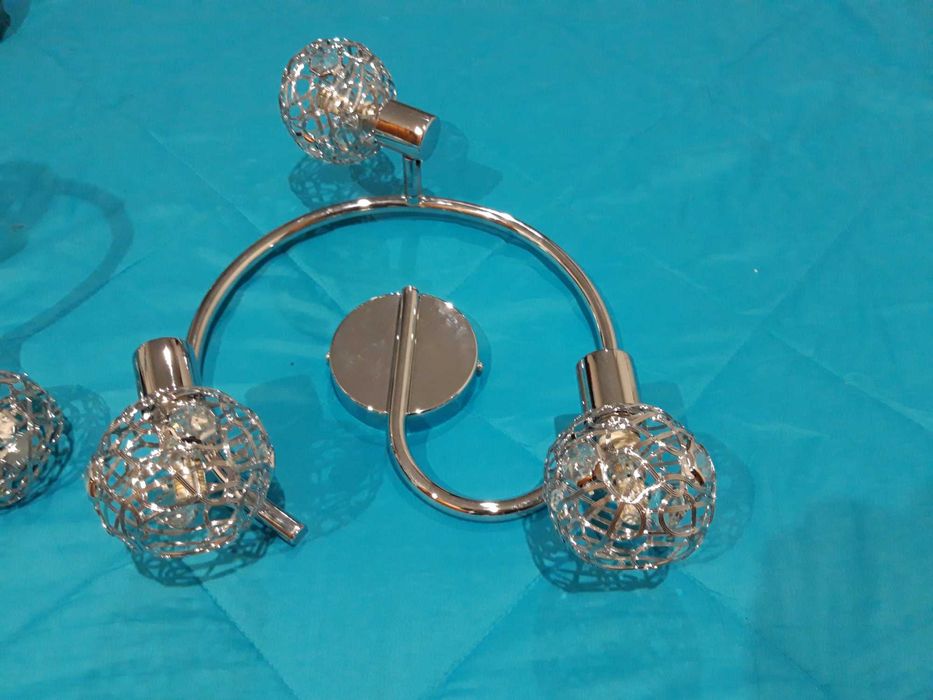 2 candieiros quase novos a led